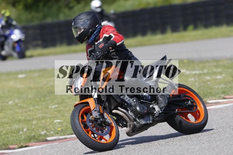 Archiv-2025/09 22.04.2025 Cornu Master School ADR/rot-rouge/17